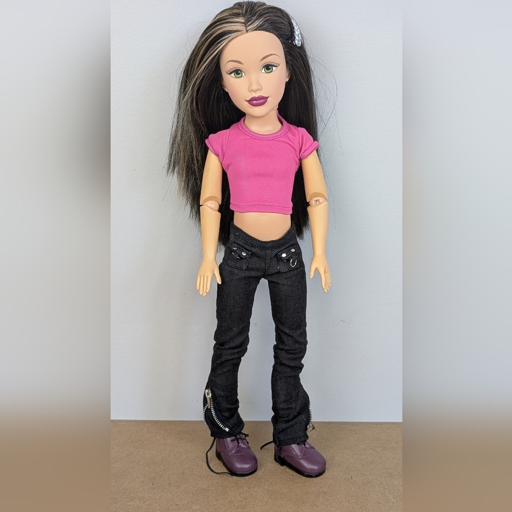 Barbie | 2005 Teen Trends Kianna Doll, 17" Articulated Doll
